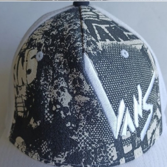 Vans 'off the wall' white and black flex fit hat Small/medium graffiti vans hat - Picture 15 of 15
